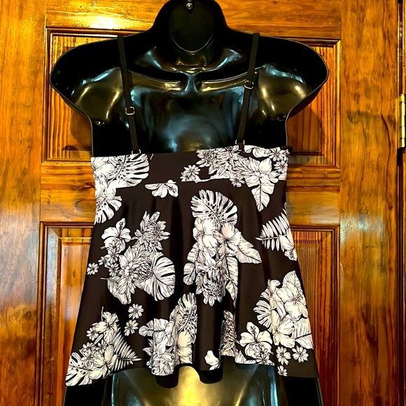 NWOT Tropical Floral Tankini Top - Picture 3 of 5